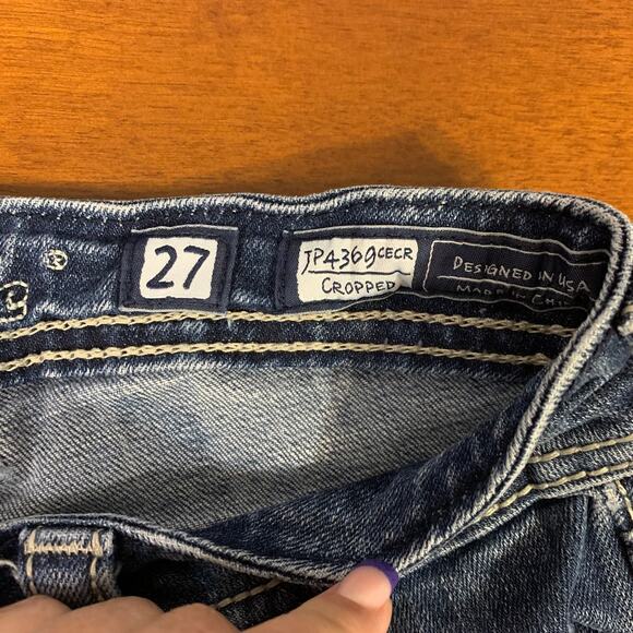 Miss Me Jeans Crop JP4369CECR Embroidered Medium Wash Sequoia Low-Rise Size 27 - Picture 3 of 9